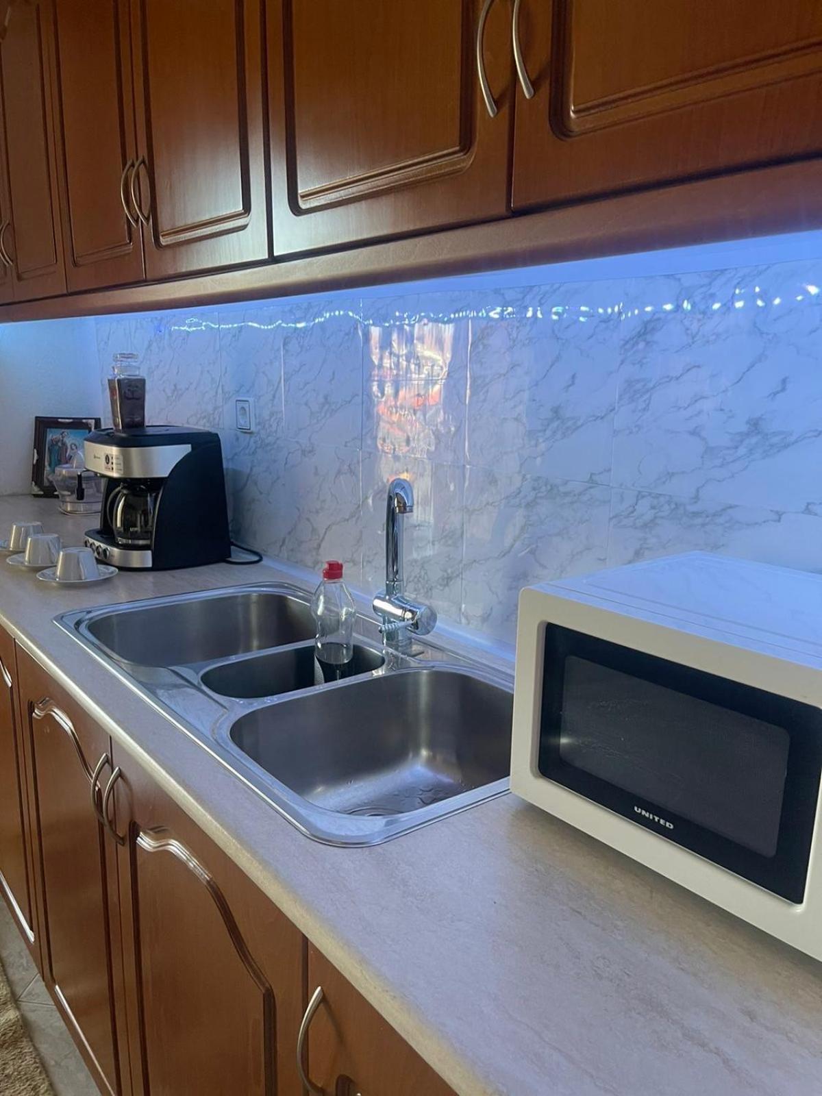 Bright Apartment, Spacious Near The Center Tríkala エクステリア 写真